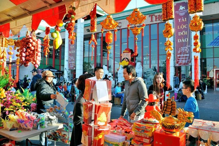 Tết này mặc gì? Khám phá ngay bộ sưu tập đồng phục Tết độc đáo tại Nhị Hồ