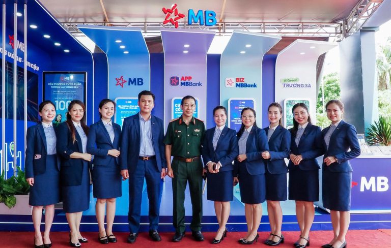 Đồng phục: Đầu tư thông minh cho hình ảnh doanh nghiệp