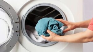 Những Mẹo Giúp Quần Áo Luôn Sạch Mịn, Xoá Tan Mọi Loại Vết Bẩn Cứng Đầu